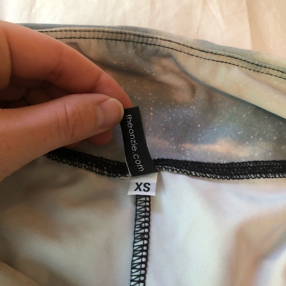 Onzie Desert Crop Leggings - Picture 7 of 9